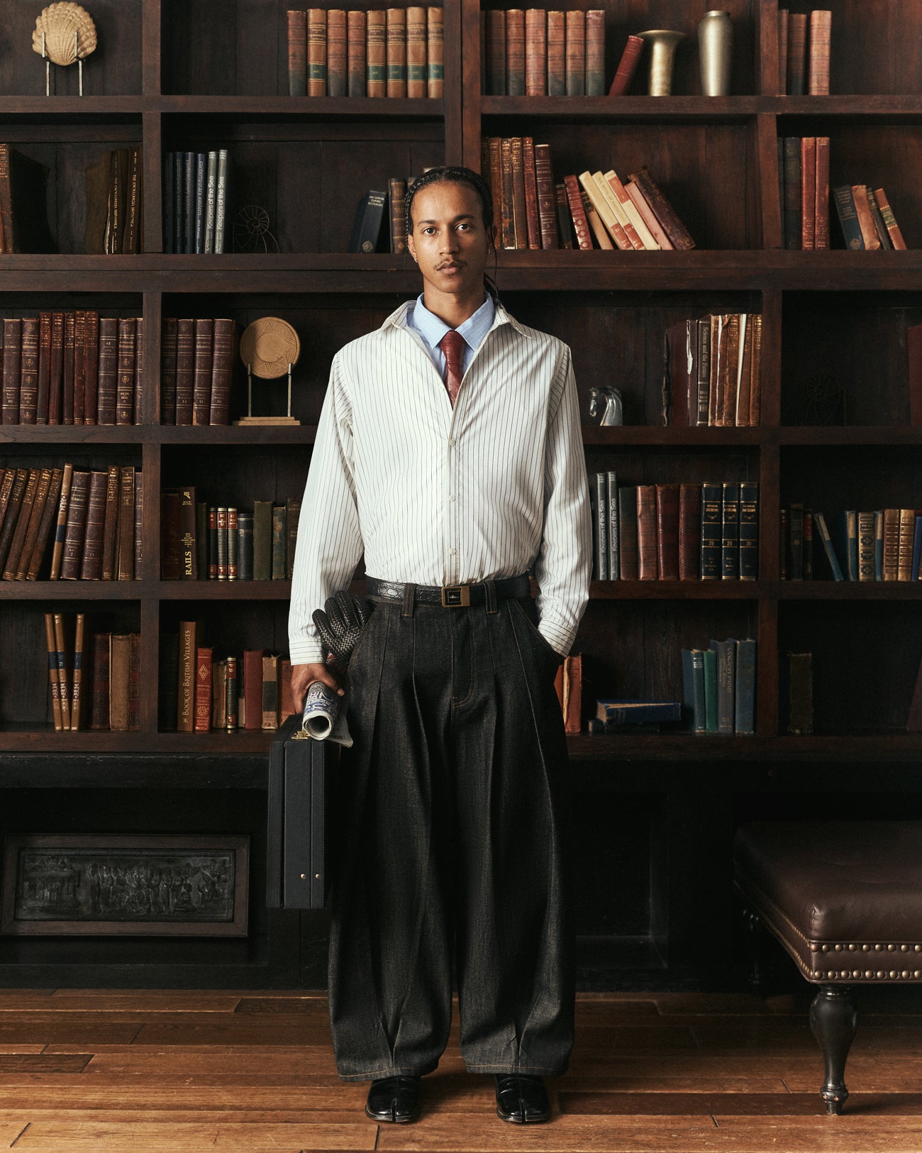 Sūtsu Cropped White/Black Pinstripe Button Up Shirting