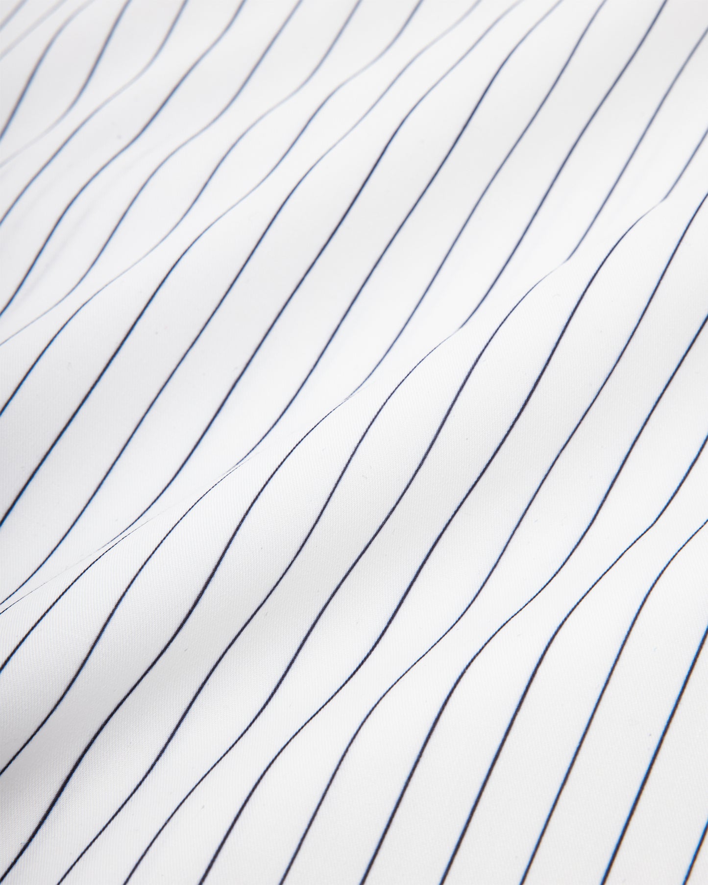 Sūtsu Cropped White/Black Pinstripe Button Up Shirting